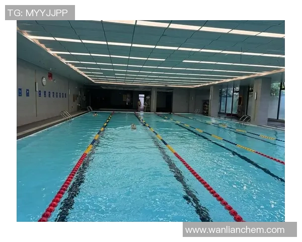 泳池清洁全面指南：保持水质清澈的有效方法与技巧